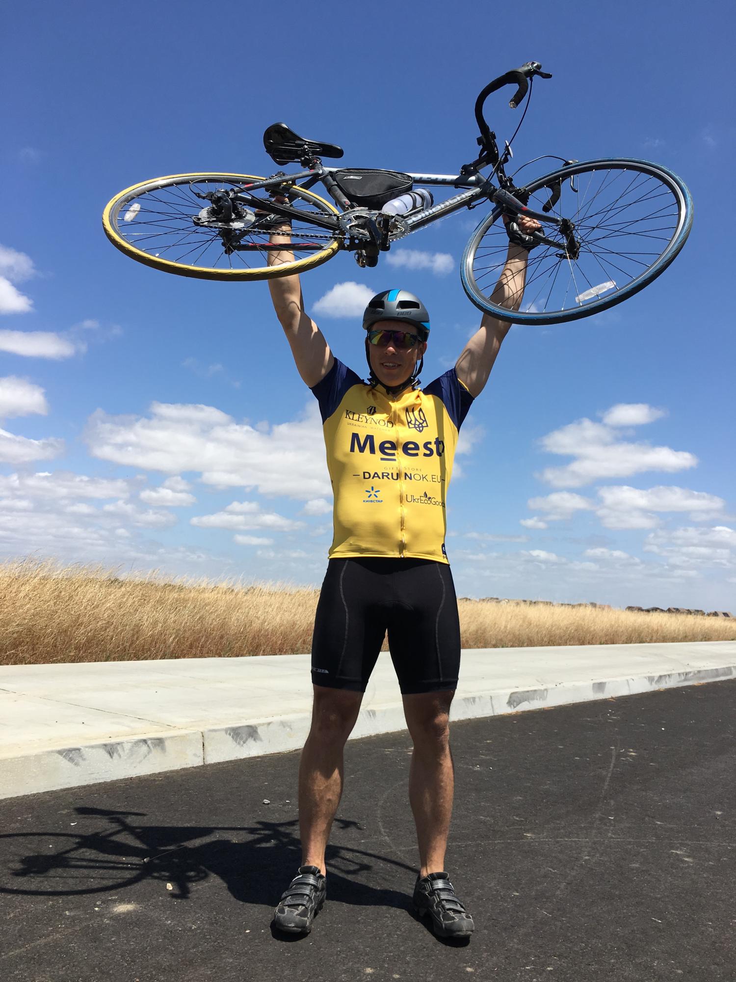 "Искренность местных просто поражала!": украинцы проехали 10 тысяч километров по Канаде и США и побывали в 430 городах